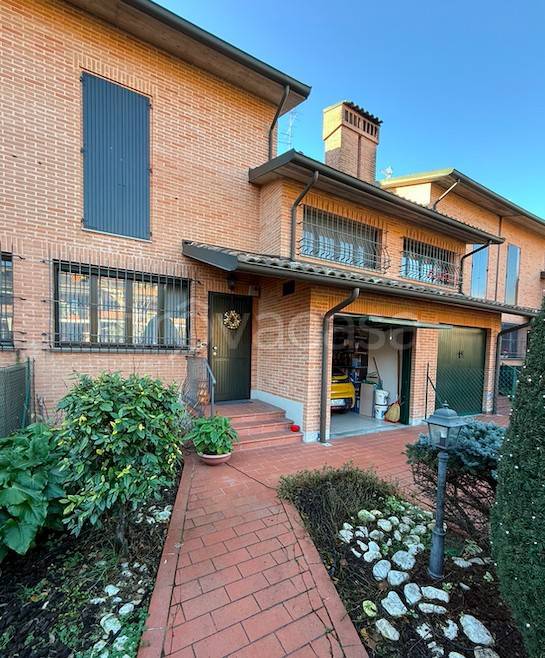 casa indipendente in vendita a Modena