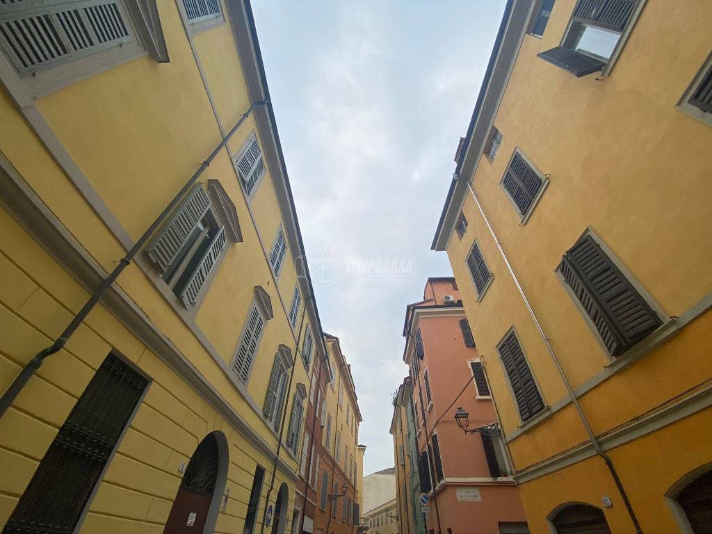 locale commerciale in vendita a Modena in zona Centro Storico
