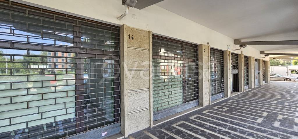 negozio in vendita a Modena