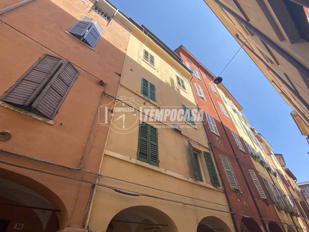 appartamento in vendita a Modena in zona Centro Storico