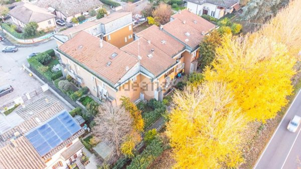 casa indipendente in vendita a Modena in zona Lesignana
