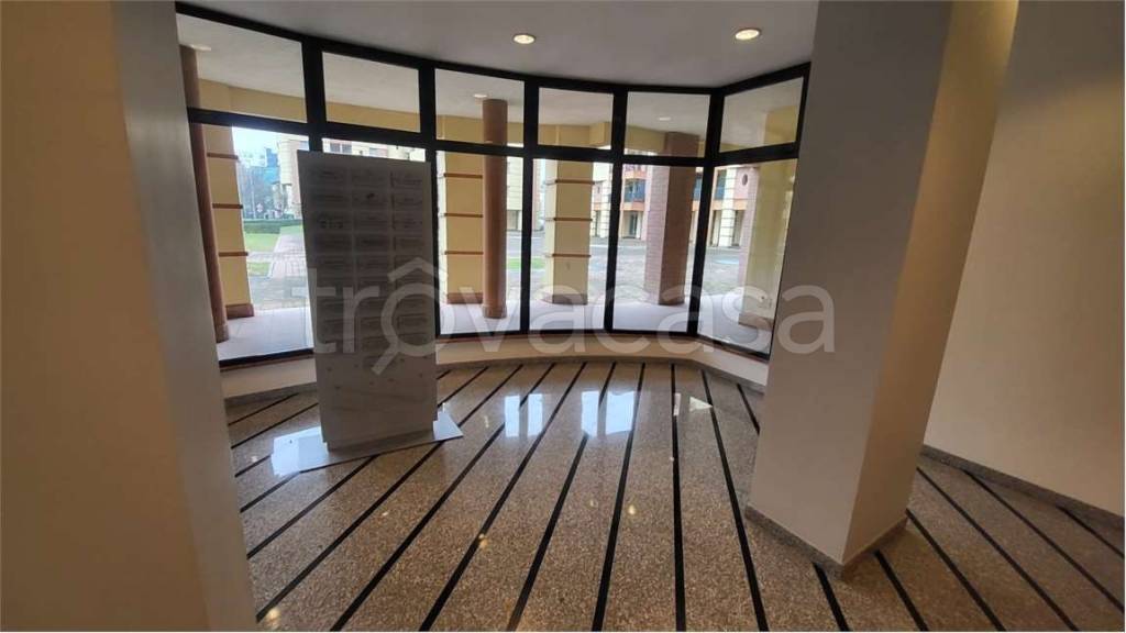 ufficio in vendita a Modena in zona San Faustino