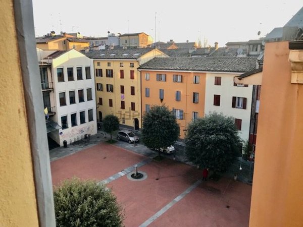 appartamento in vendita a Modena in zona Centro Storico