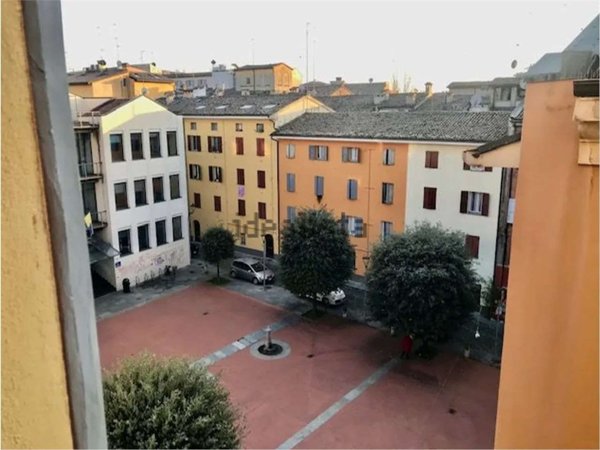 appartamento in vendita a Modena in zona Centro Storico
