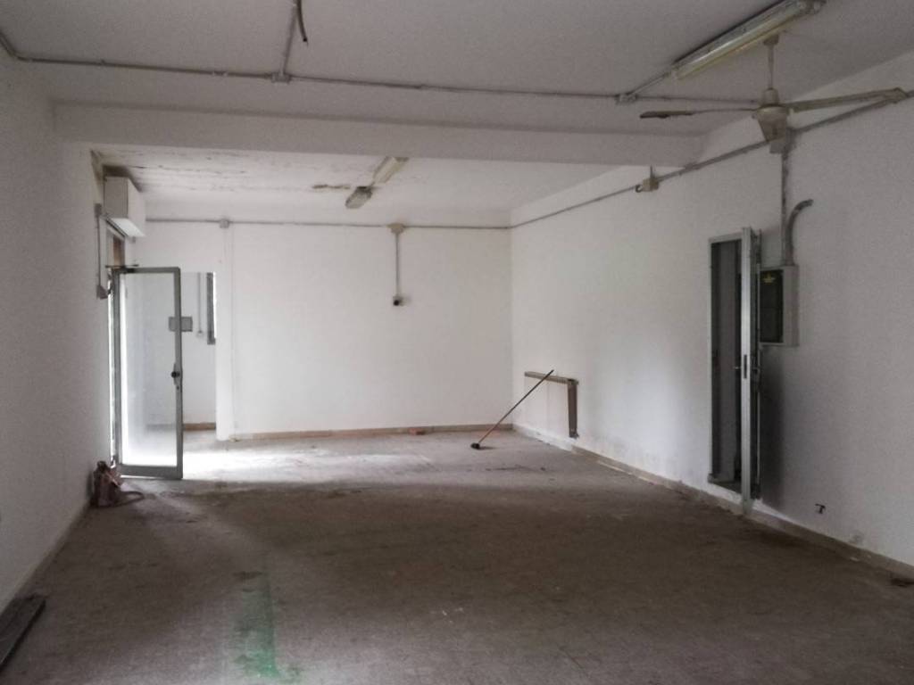 negozio in vendita a Modena in zona Baggiovara