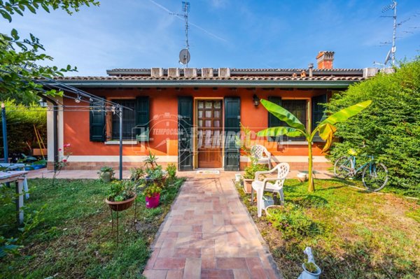 casa indipendente in vendita a Modena in zona Crocetta