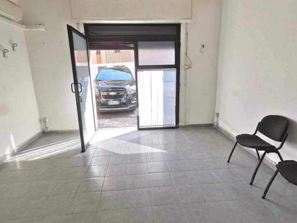 negozio in vendita a Modena in zona San Faustino
