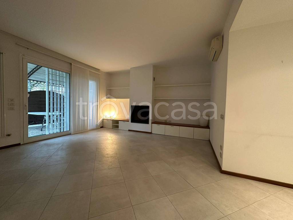 casa indipendente in vendita a Modena in zona Baggiovara