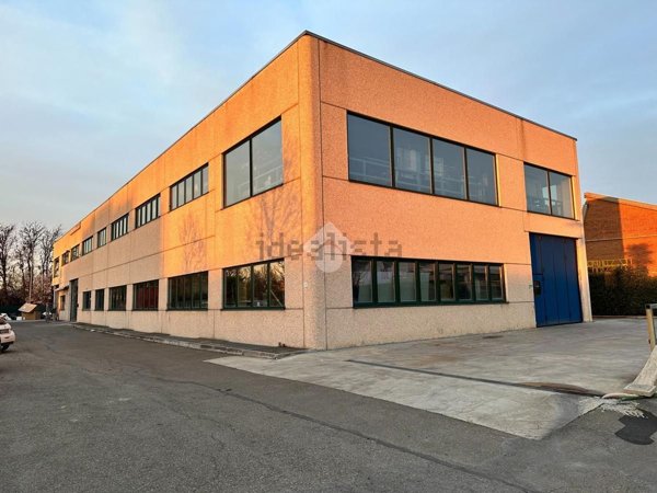 capannone in vendita a Modena in zona Madonnina / Quattro Ville