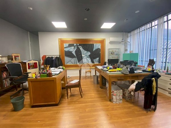 negozio in vendita a Modena in zona Crocetta