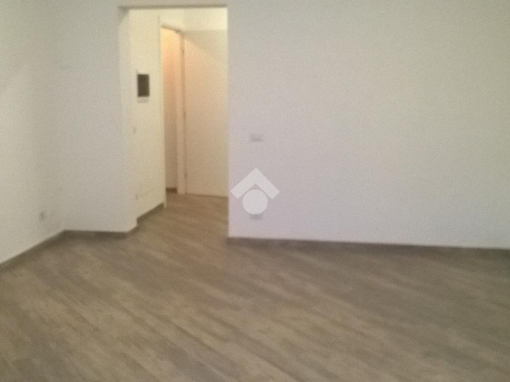 negozio in vendita a Modena in zona San Faustino