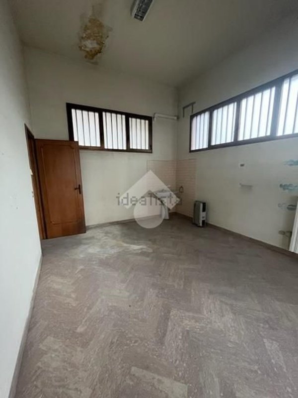 negozio in vendita a Modena in zona San Cataldo