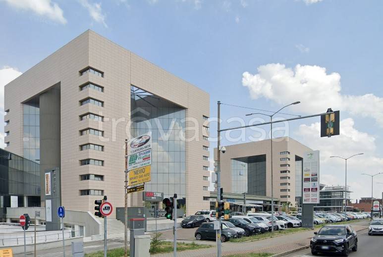ufficio in vendita a Modena in zona San Lazzaro / Modena Est