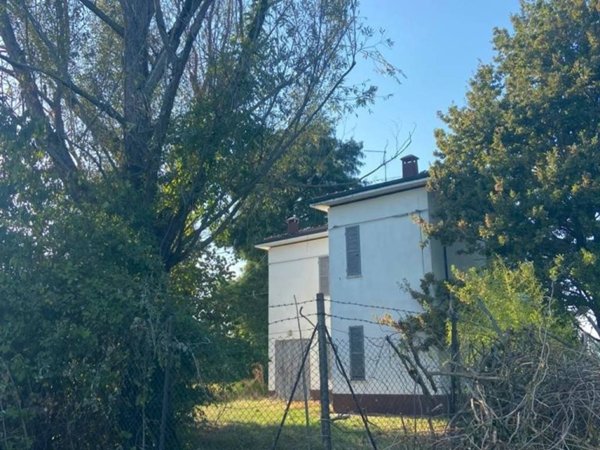 casa indipendente in vendita a Modena in zona Madonnina / Quattro Ville