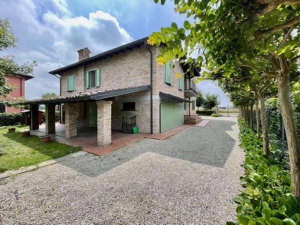 casa indipendente in vendita a Modena in zona Baggiovara