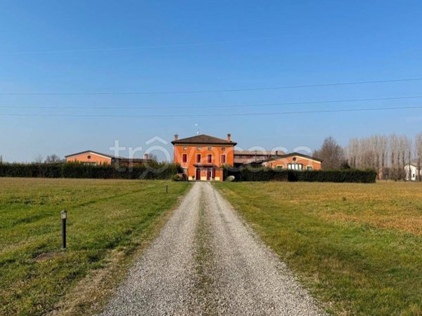 negozio in vendita a Modena in zona Vaciglio