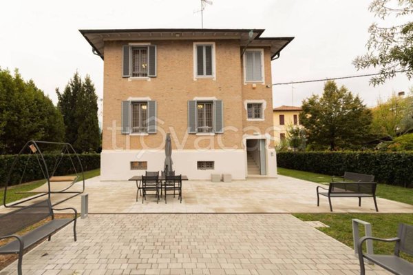 casa indipendente in vendita a Modena in zona San Faustino