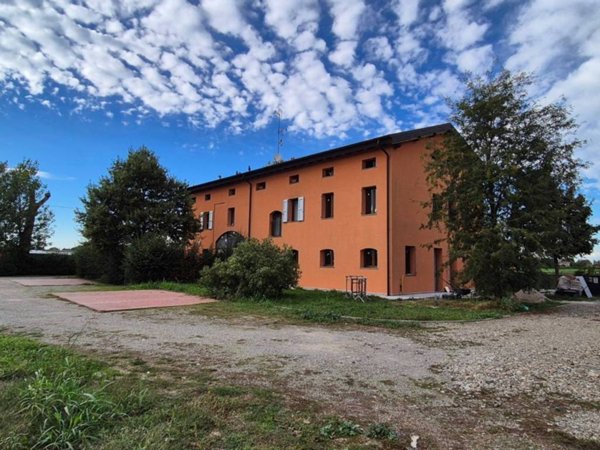 casa indipendente in vendita a Modena in zona San Lazzaro / Modena Est