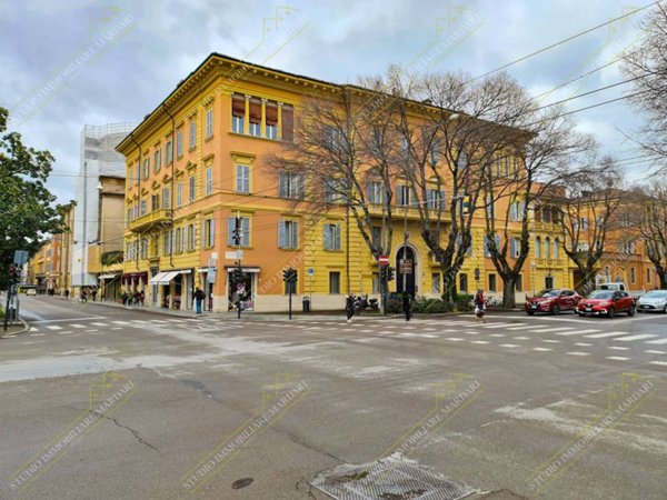 appartamento in vendita a Modena in zona Centro Storico