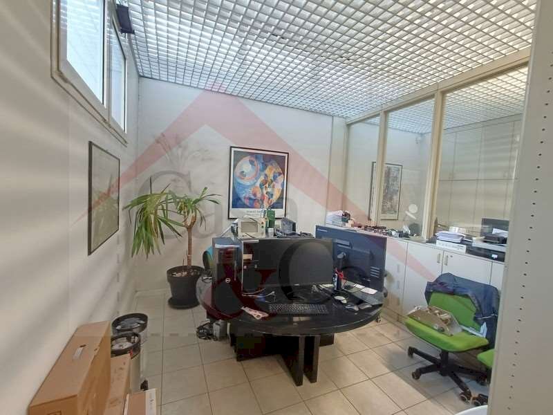 ufficio in vendita a Modena