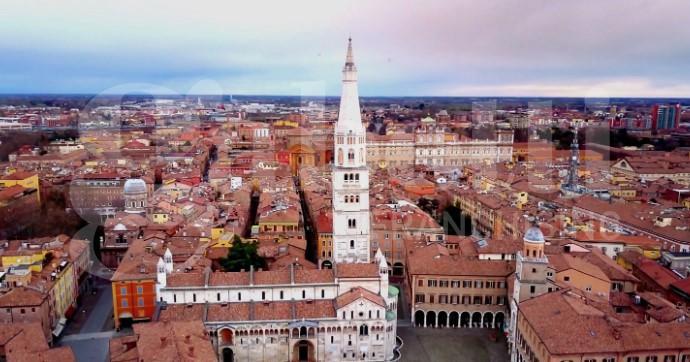 appartamento in vendita a Modena in zona Centro Storico