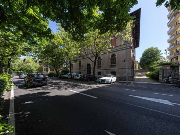 villa in vendita a Modena in zona Centro Storico