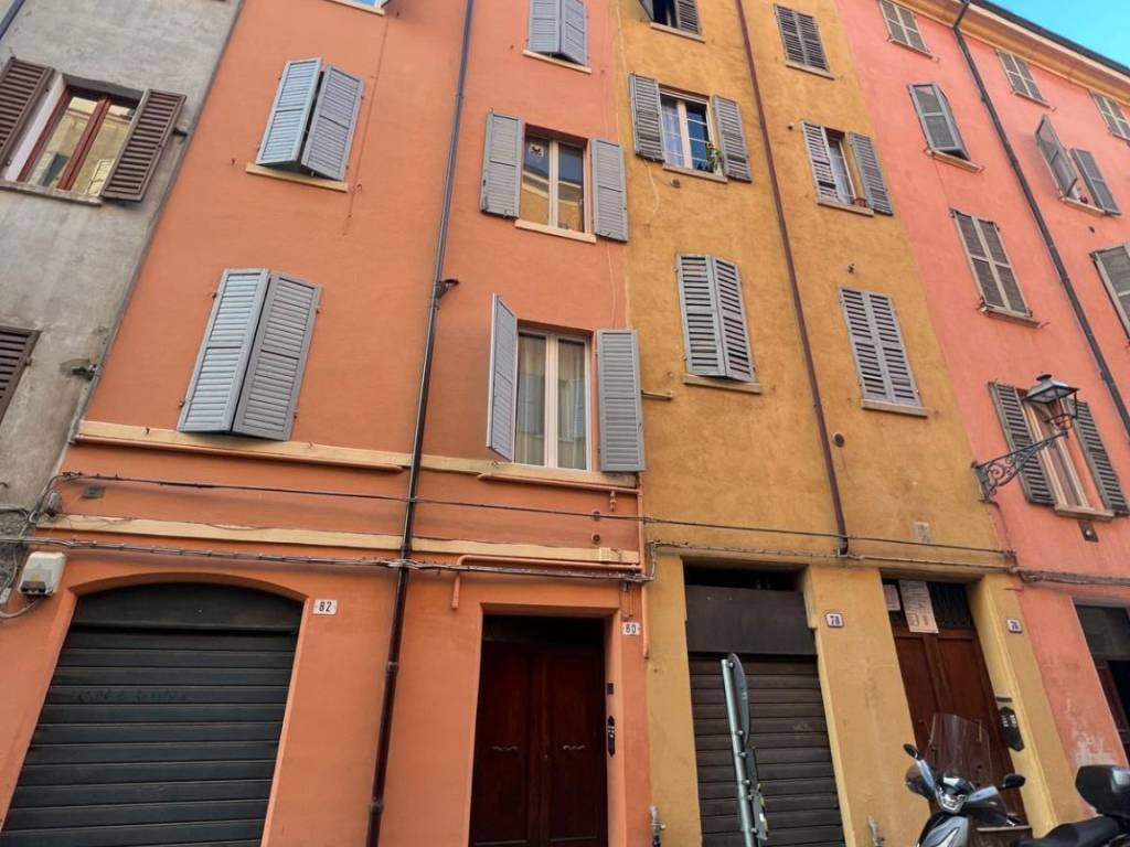 casa indipendente in vendita a Modena in zona Centro Storico