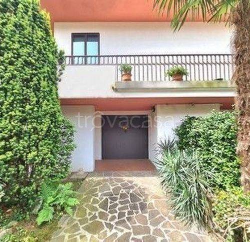 casa indipendente in vendita a Modena in zona Baggiovara