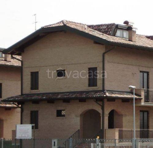 casa indipendente in vendita a Modena in zona Cognento