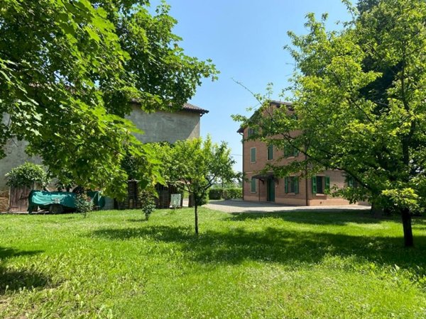 casa indipendente in vendita a Modena in zona Lesignana