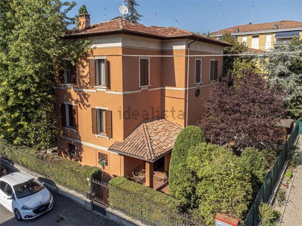 casa indipendente in vendita a Modena in zona San Faustino