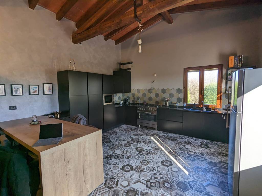 casa indipendente in vendita a Modena in zona Ganaceto
