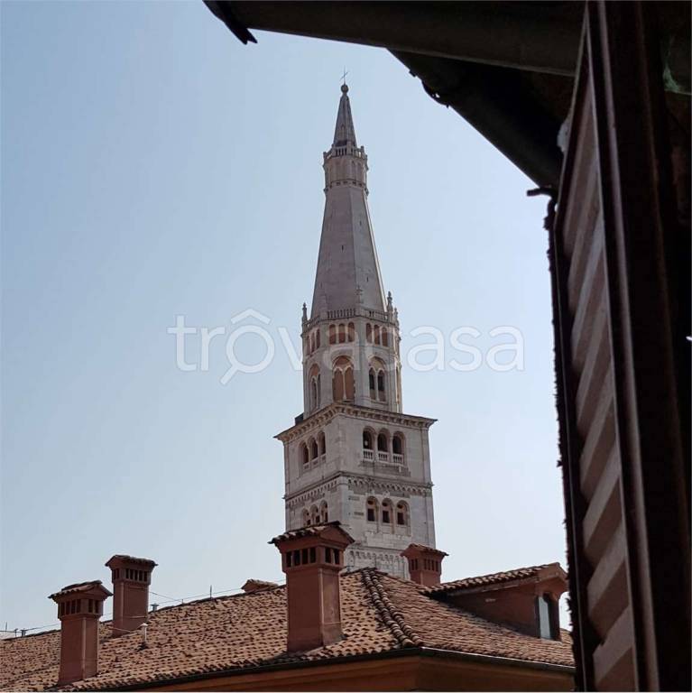 appartamento in vendita a Modena in zona Centro Storico