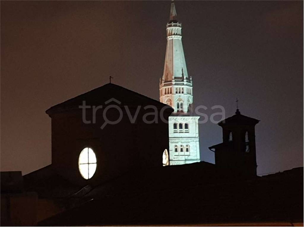 appartamento in vendita a Modena in zona Centro Storico