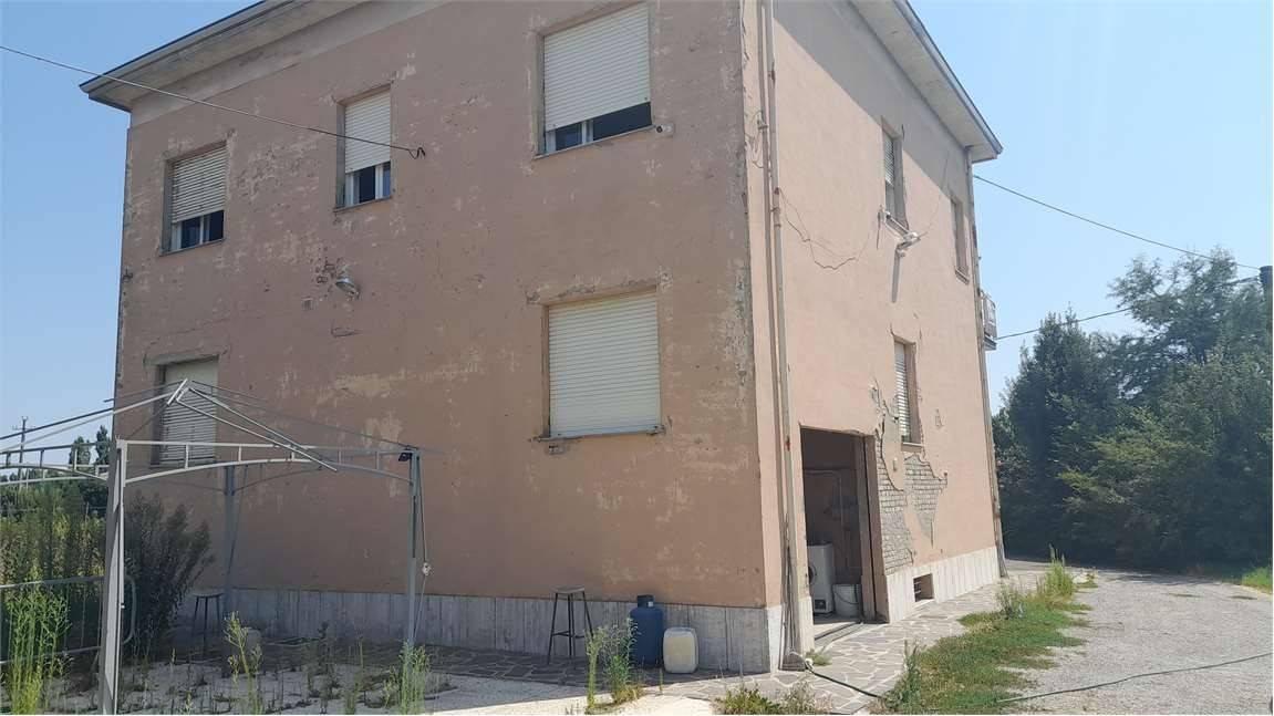casa indipendente in vendita a Modena