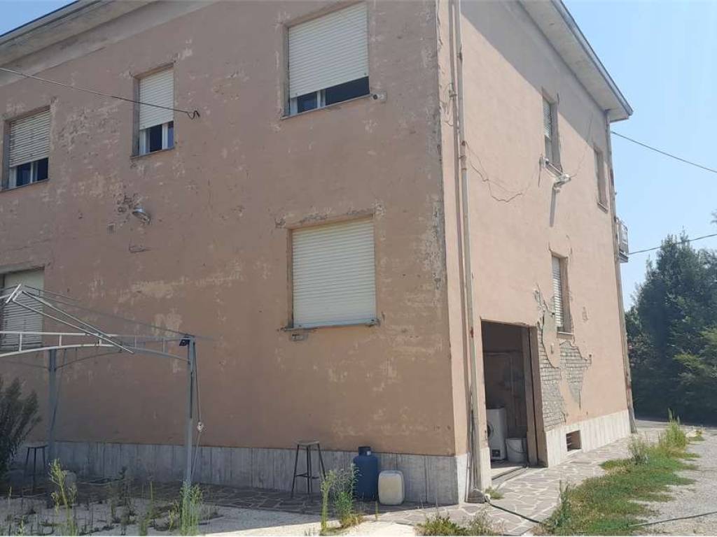 casa indipendente in vendita a Modena in zona San Lazzaro / Modena Est