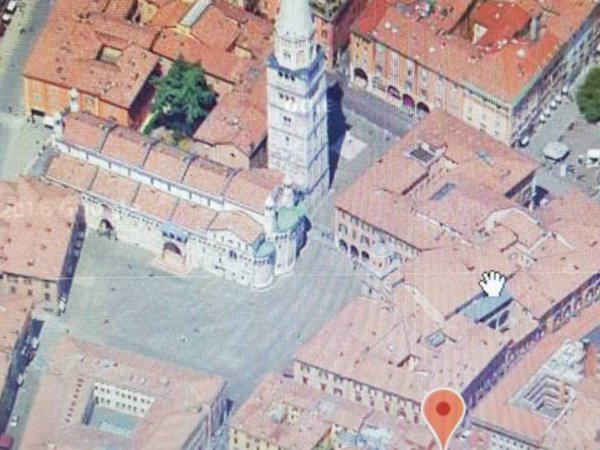 negozio in vendita a Modena in zona Centro Storico