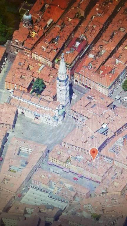 negozio in vendita a Modena in zona Centro Storico