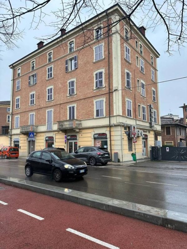 appartamento in vendita a Modena in zona Crocetta
