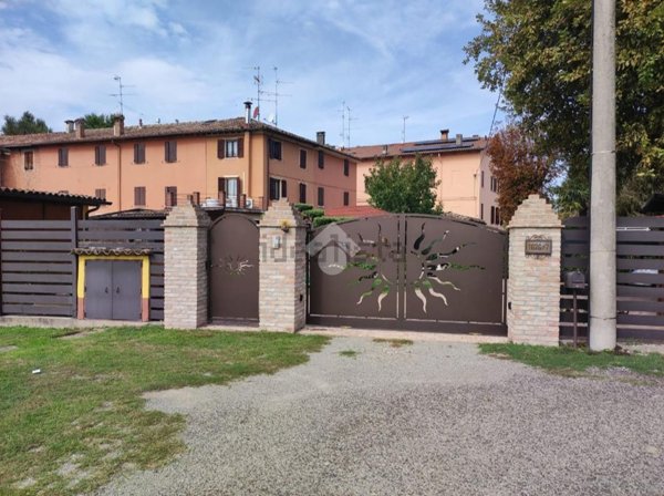casa indipendente in vendita a Modena in zona Sant'Agnese