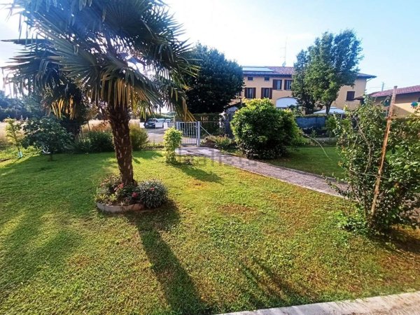 casa indipendente in vendita a Modena in zona Crocetta