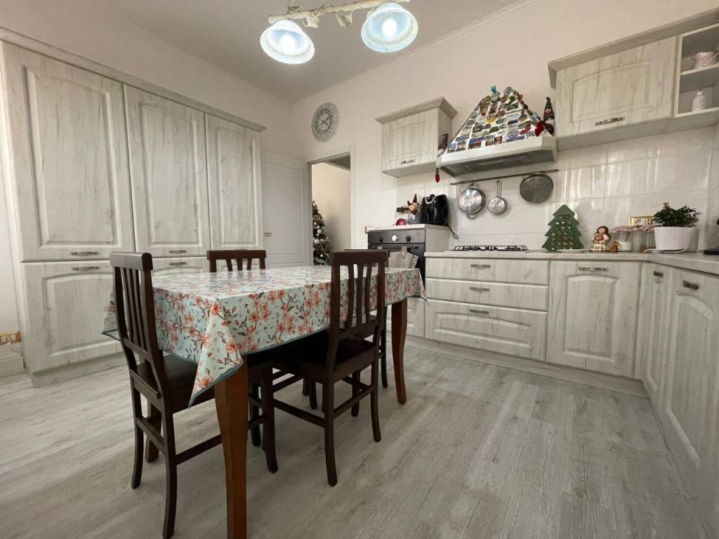 appartamento in vendita a Modena in zona Centro Storico