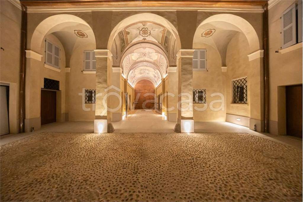 appartamento in vendita a Modena in zona Centro Storico