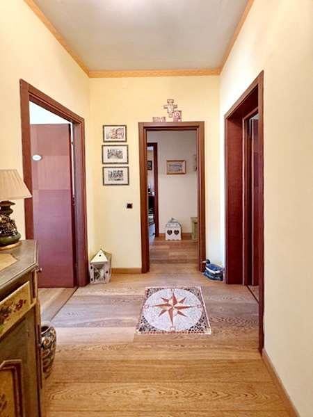 negozio in vendita a Modena