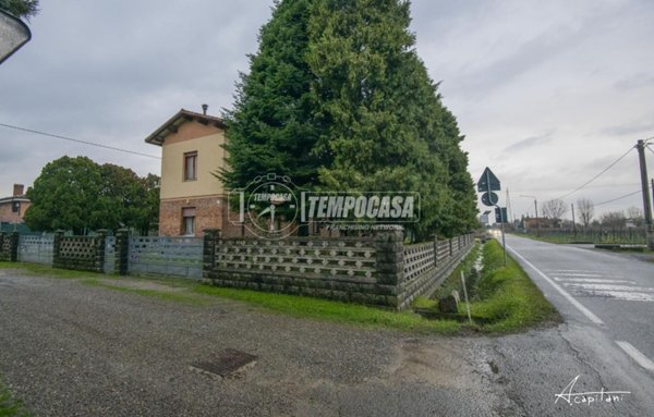 appartamento in vendita a Modena in zona Ganaceto