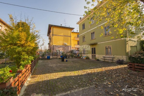 appartamento in vendita a Modena in zona Madonnina / Quattro Ville