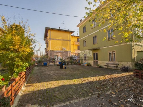 appartamento in vendita a Modena in zona Madonnina / Quattro Ville