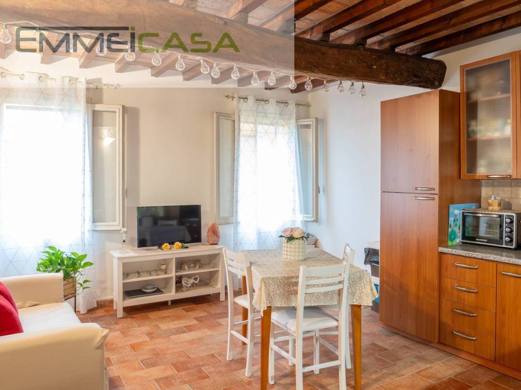appartamento in vendita a Modena in zona Centro Storico