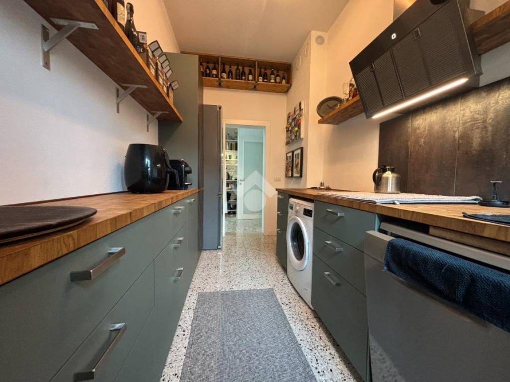 appartamento in vendita a Modena in zona Centro Storico