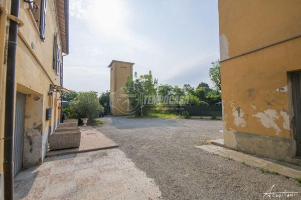 appartamento in vendita a Modena in zona Madonnina / Quattro Ville